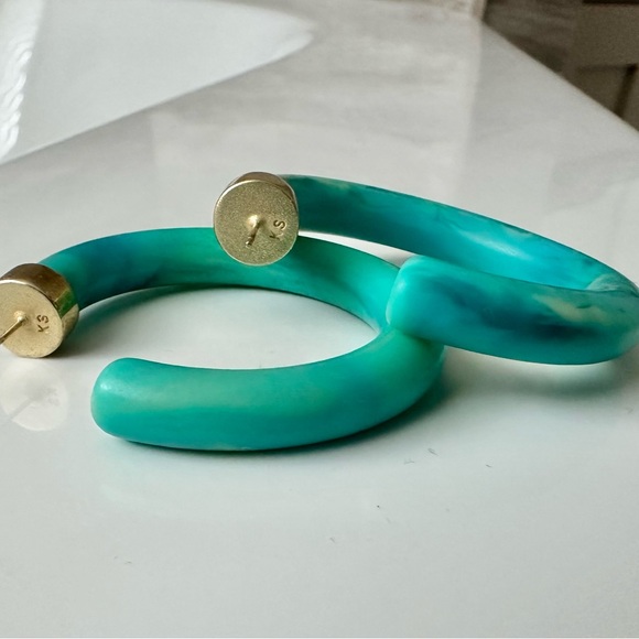 Like New! Kendra Scott Savannah 2” Clay Hoop Earrings, Turquoise, Gold Statement - Picture 2 of 4